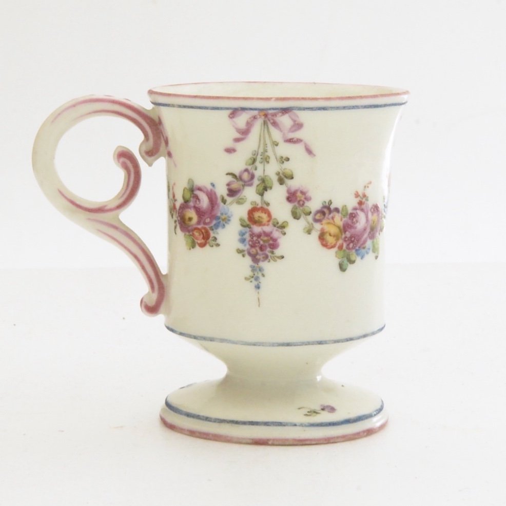 Mennecy Porcelain Cup With Polychrome Decor Of Bouquets Of Flowers XVIIIth Century-photo-3