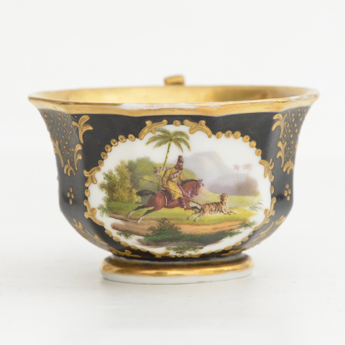 Tasse Louis Philippe En Porcelaine &agrave; D&eacute;cor Sc&egrave;ne De Chasse XIX&egrave;me-photo-2