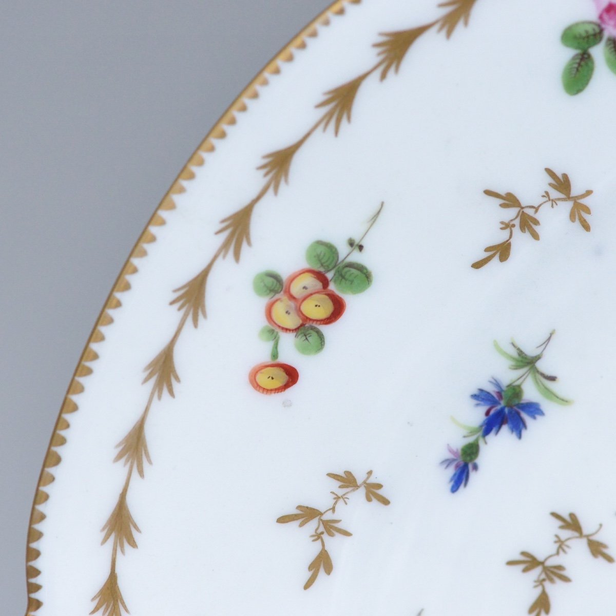 Assiette En Porcelaine &agrave; D&eacute;cor Floral Polychrome Manufacture Dite De Monsieur De Clignancourt-photo-2