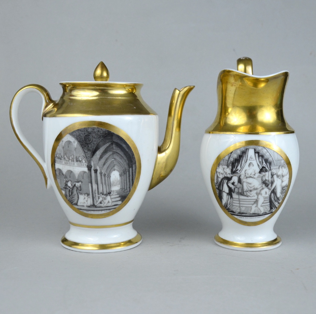 Cafetière Et Pot à Lait En Porcelaine XIXème à Décor Des Scènes Satiriques En Noir Et Blanc