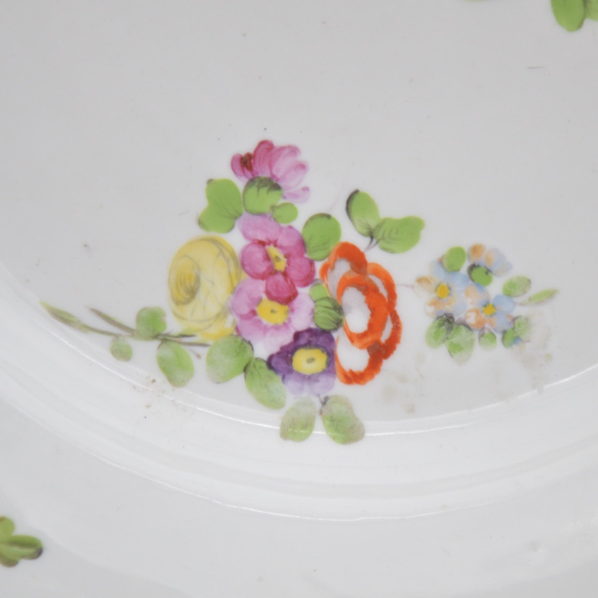 Paris Porcelain Plate, Locre Manufacture, 18th–19th Century – Floral Decoration-photo-3