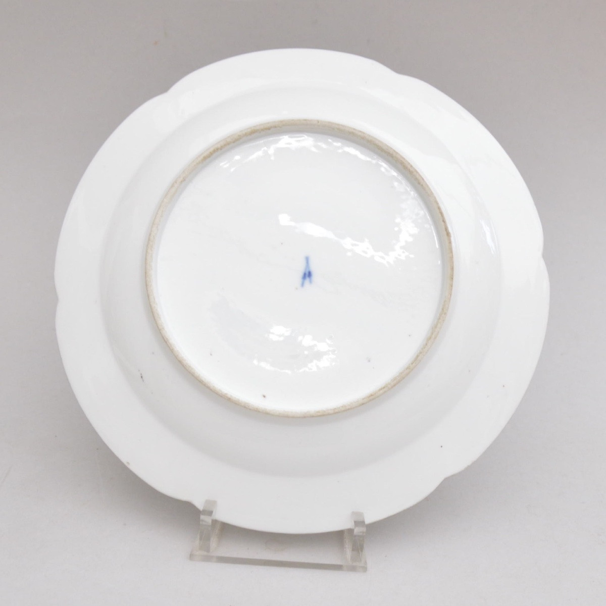 Paris Porcelain Plate, Locre Manufacture, 18th–19th Century – Floral Decoration-photo-2