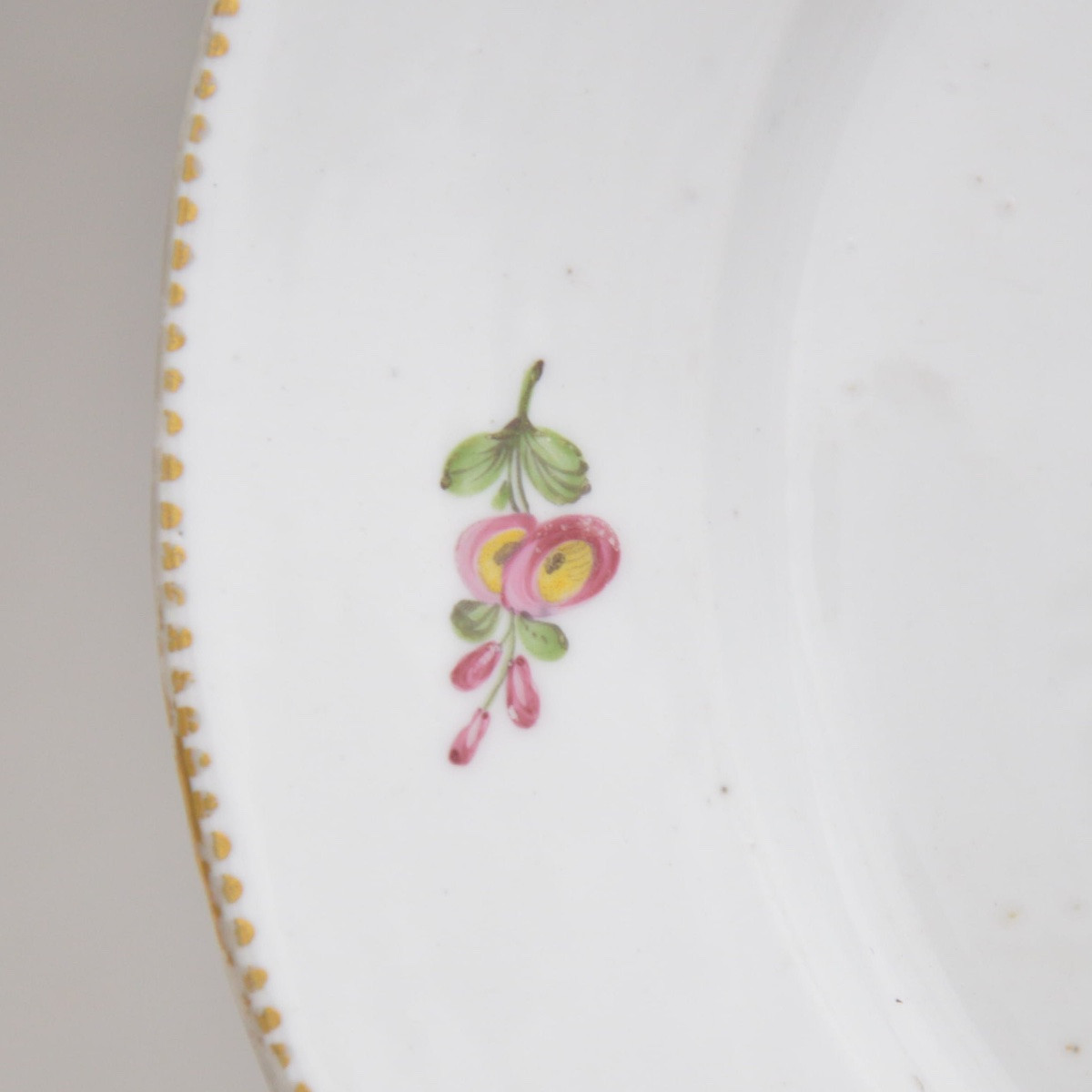 Assiette en porcelaine de Paris, Manufacture de la Reine, rue Thiroux, fin XVIIIe siècle-photo-3