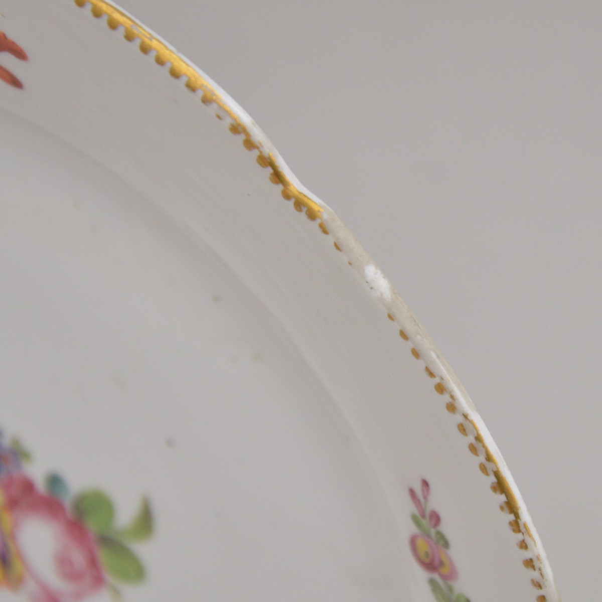 Assiette en porcelaine de Paris, Manufacture de la Reine, rue Thiroux, fin XVIIIe siècle-photo-8