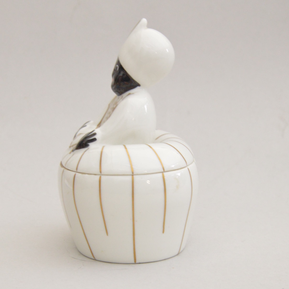 Robj Porcelain Box, Paris – Nubian Orientalist Subject, Art Deco, Circa 1930-photo-4