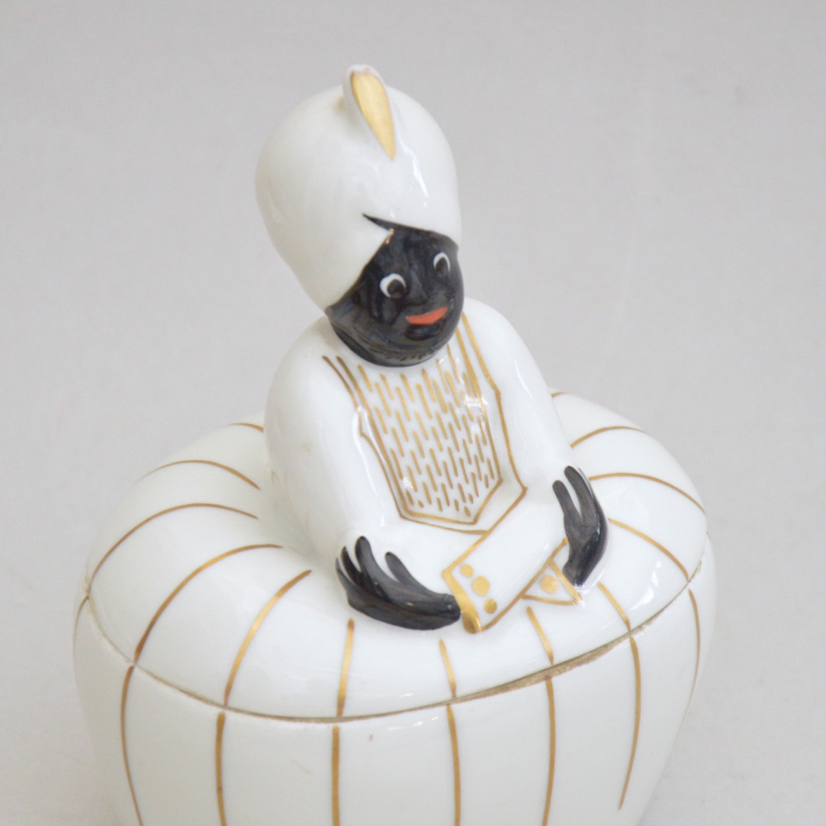 Robj Porcelain Box, Paris – Nubian Orientalist Subject, Art Deco, Circa 1930-photo-2