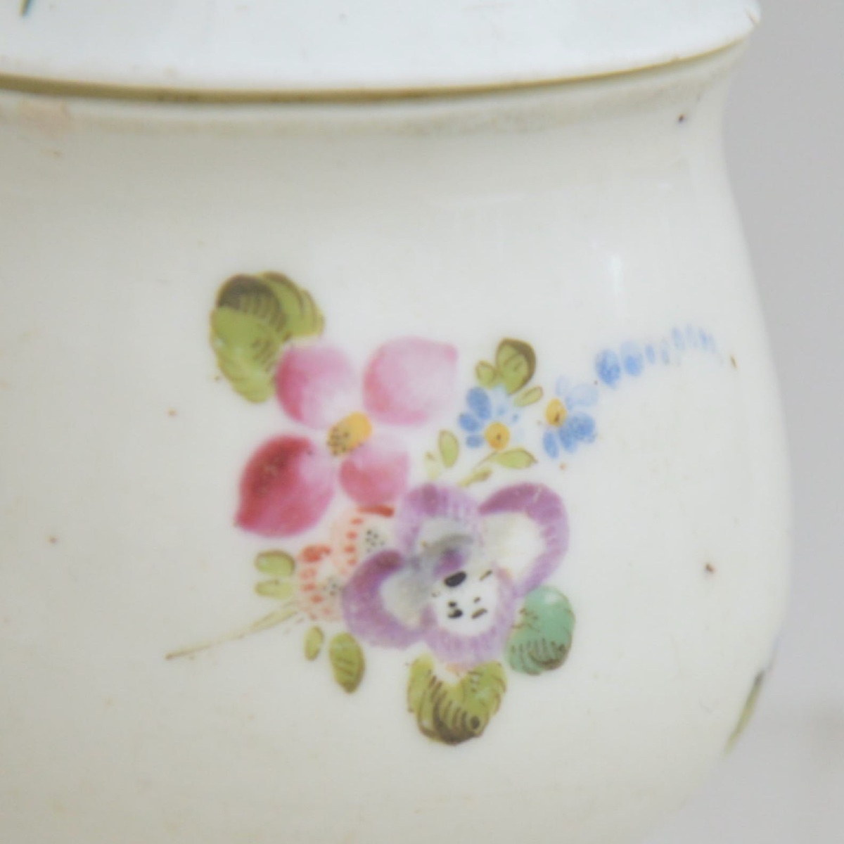 POT À CRÈME EN PORCELAINE TENDRE DE MENNECY, XVIIIe SIÈCLE-photo-4