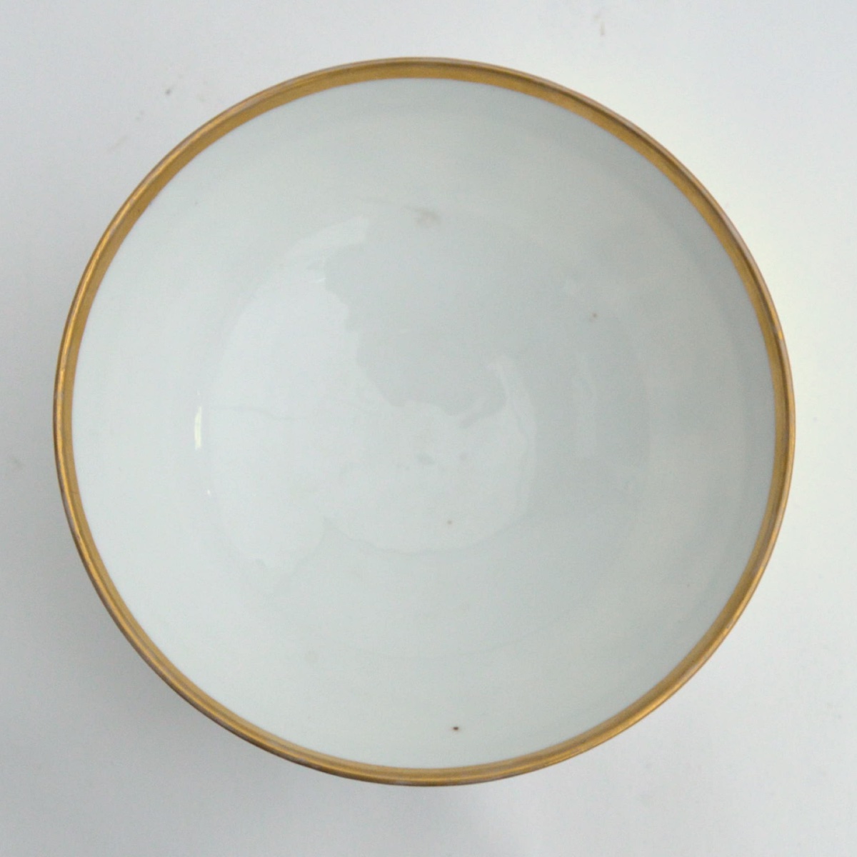 Coupe en porcelaine de Paris &agrave; d&eacute;cor en grisaille et rehauts d&rsquo;or vers 1820-1840-photo-3