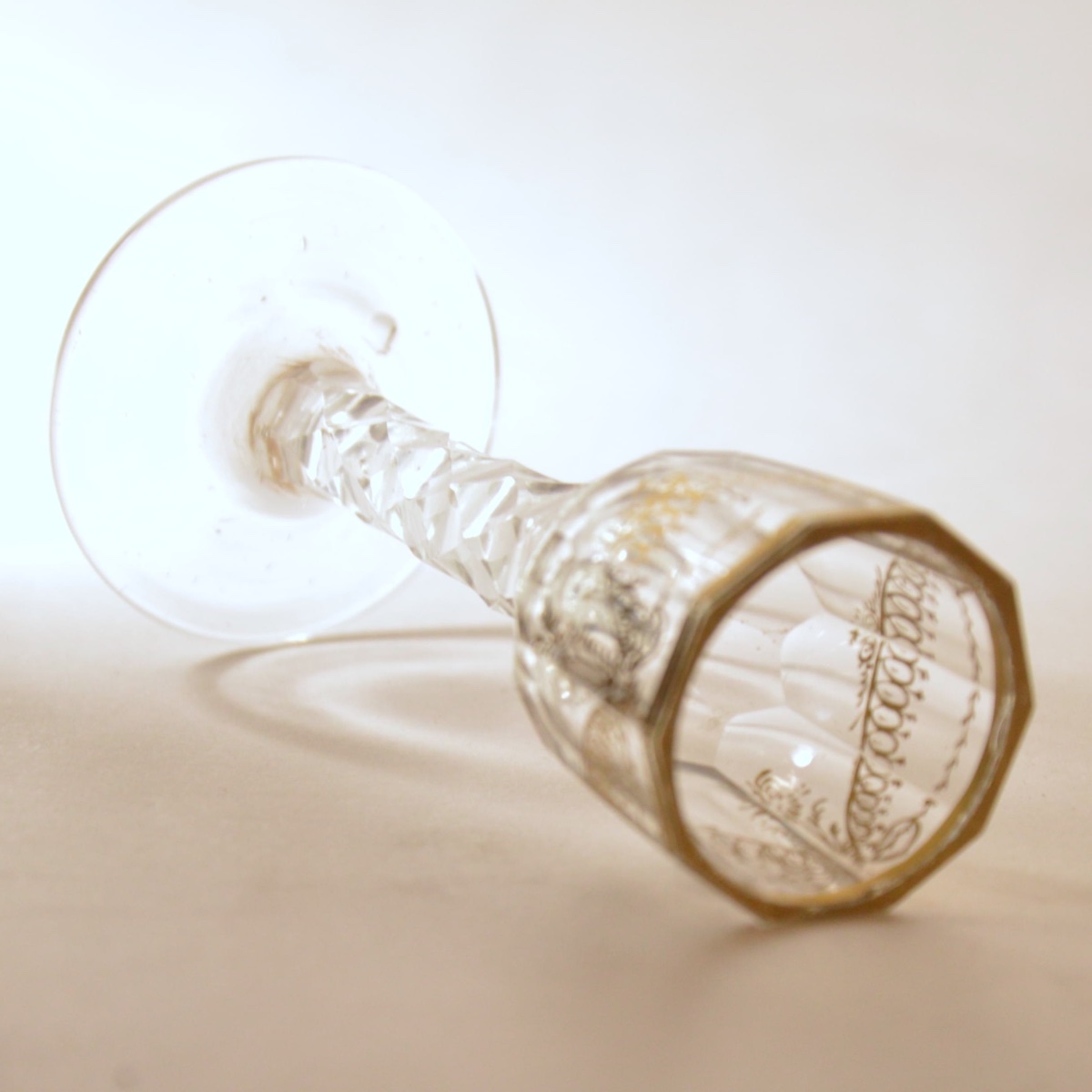 Four Small Wine Glasses Made Of Cut And Gilded Glass, England, Circa 1780-photo-5