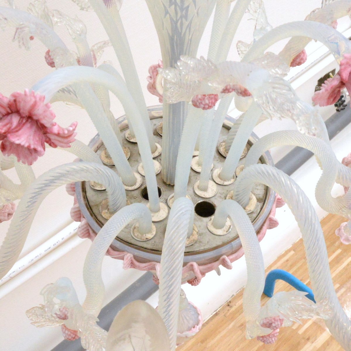 Venetian Opaline Murano Glass Chandelier With Six Branches-photo-8