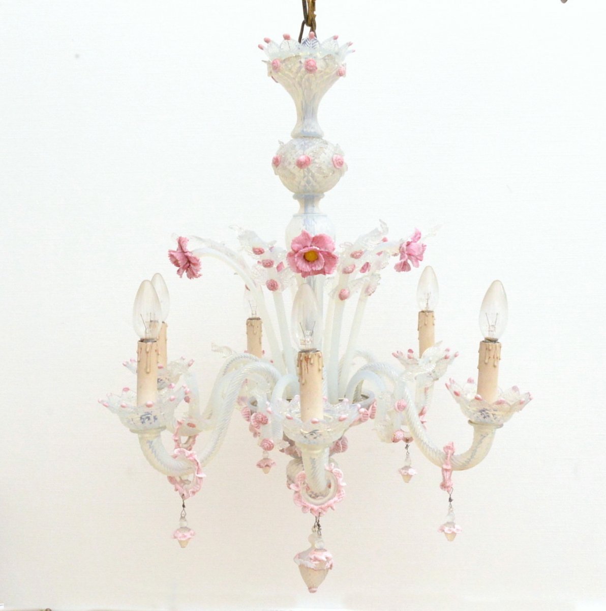 Lustre Vénitien en verre opaline de Murano à six bras de lumière