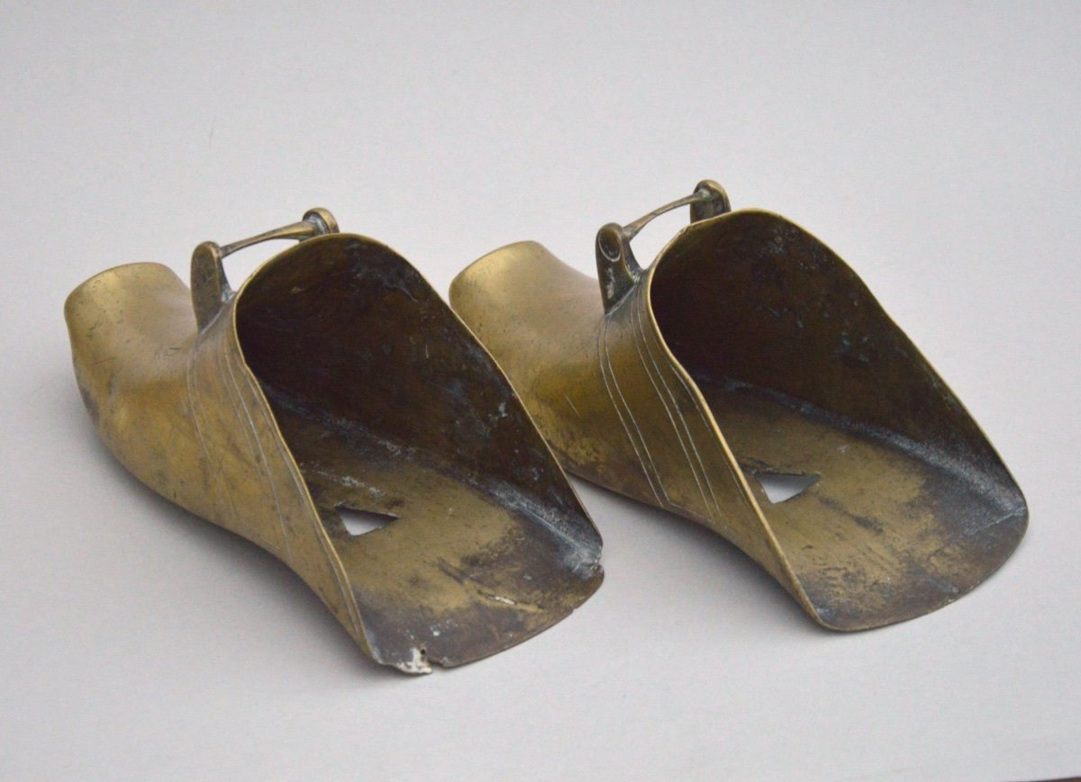 Pair Of Brass Horse Stirrups In The Shape Of A Hoof 19th Century-photo-2