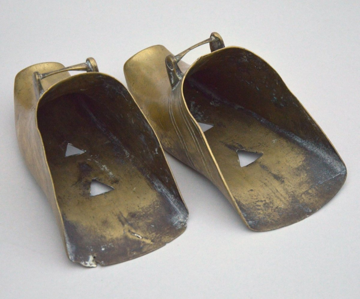 Pair Of Brass Horse Stirrups In The Shape Of A Hoof 19th Century-photo-2