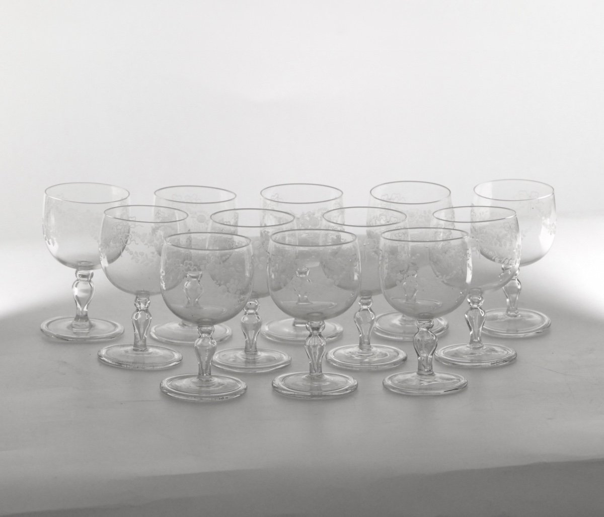 Set Of Twelve White Wine Blown Glasses With Hand-cut Floral Decoration 19th Century-photo-2