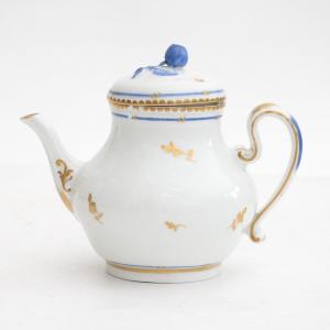 Théière En Porcelaine De Vienne à Décor Doré XVIIIème Circa 1770