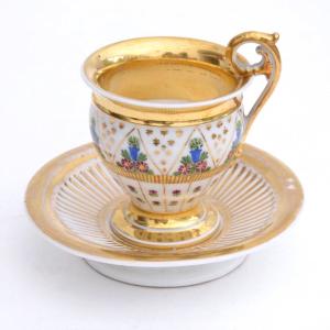 Tasse En Porcelaine Avec Soucoupe De Style Empire à Décor Floral Et Doré