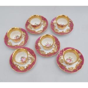 Six tasses à café avec leurs soucoupes en porcelaine, fin XIXe – début XXe siècle