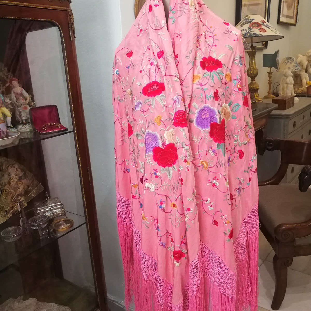 Empire Style Manila Shawl In Strawberry Pink Silk With Flowers, Early 20th Century.-photo-3
