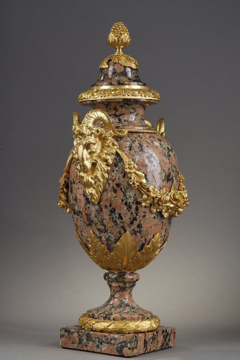 Pair Of Vases In Pink Granite And Gilt Bronze-photo-4