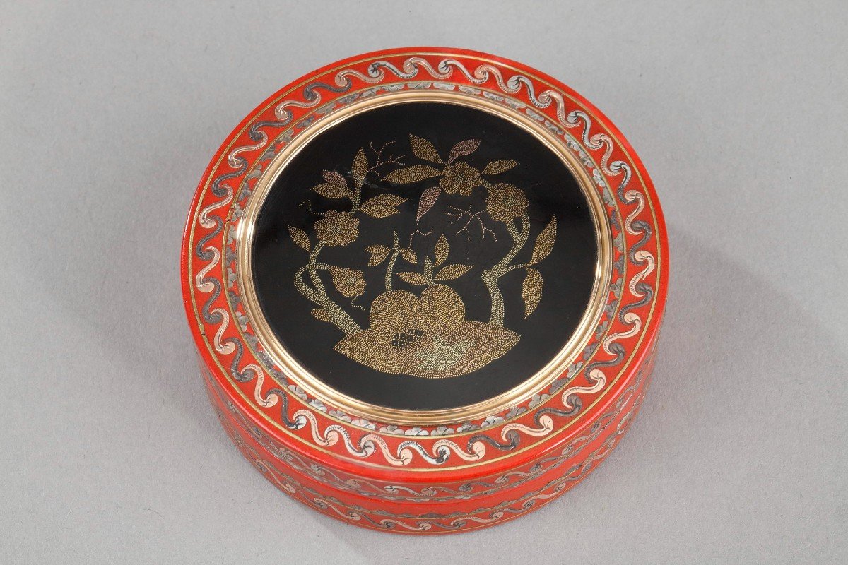 Composition Of Red Tortoiseshell Gold Piqué-work Box,mid-18th Century.-photo-2