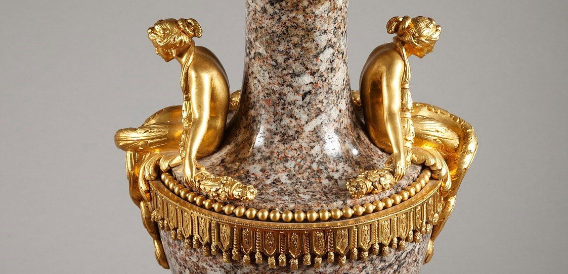 Paire De Vases En Granit De l'Oural Et Bronze Doré De Style Louis XVI-photo-4
