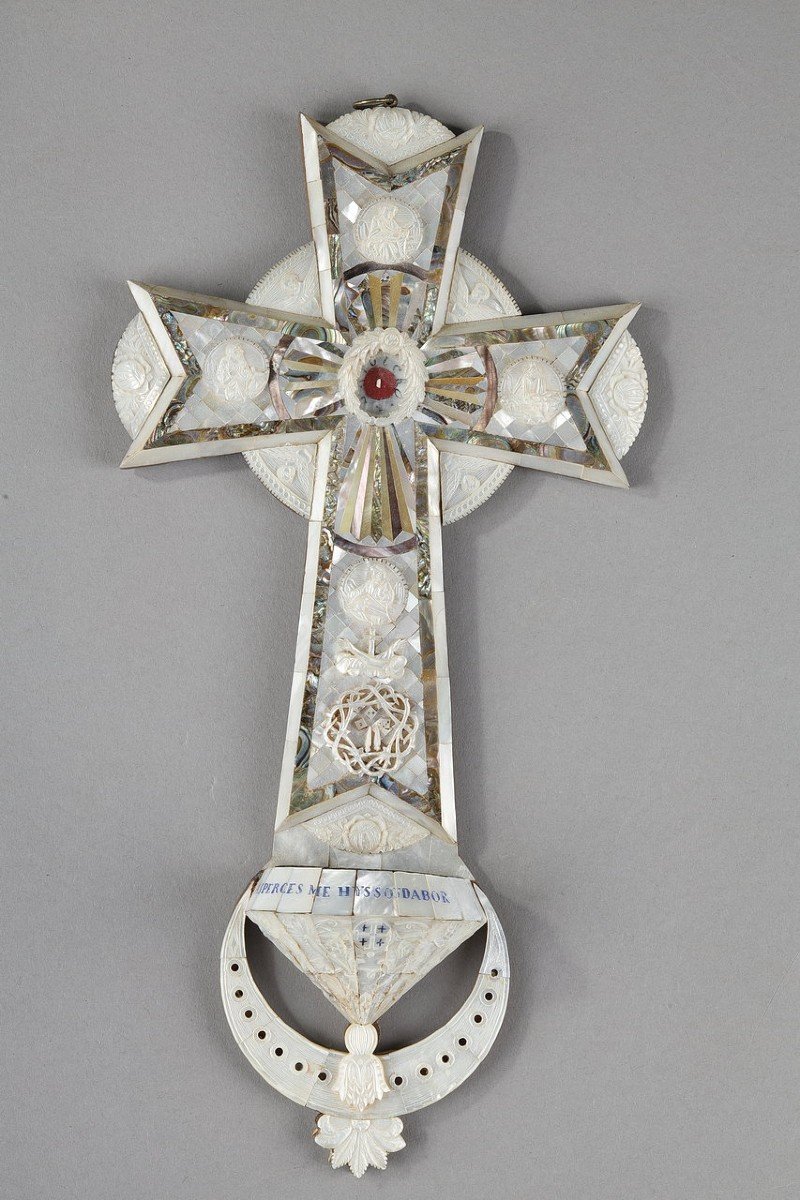 Crucifix Benitier Reliquary In Mother-of-pearl On Olive Wood