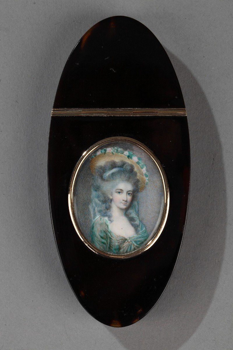 Tortoiseshell And Miniature Box On Ivory. 18th Century. -photo-2