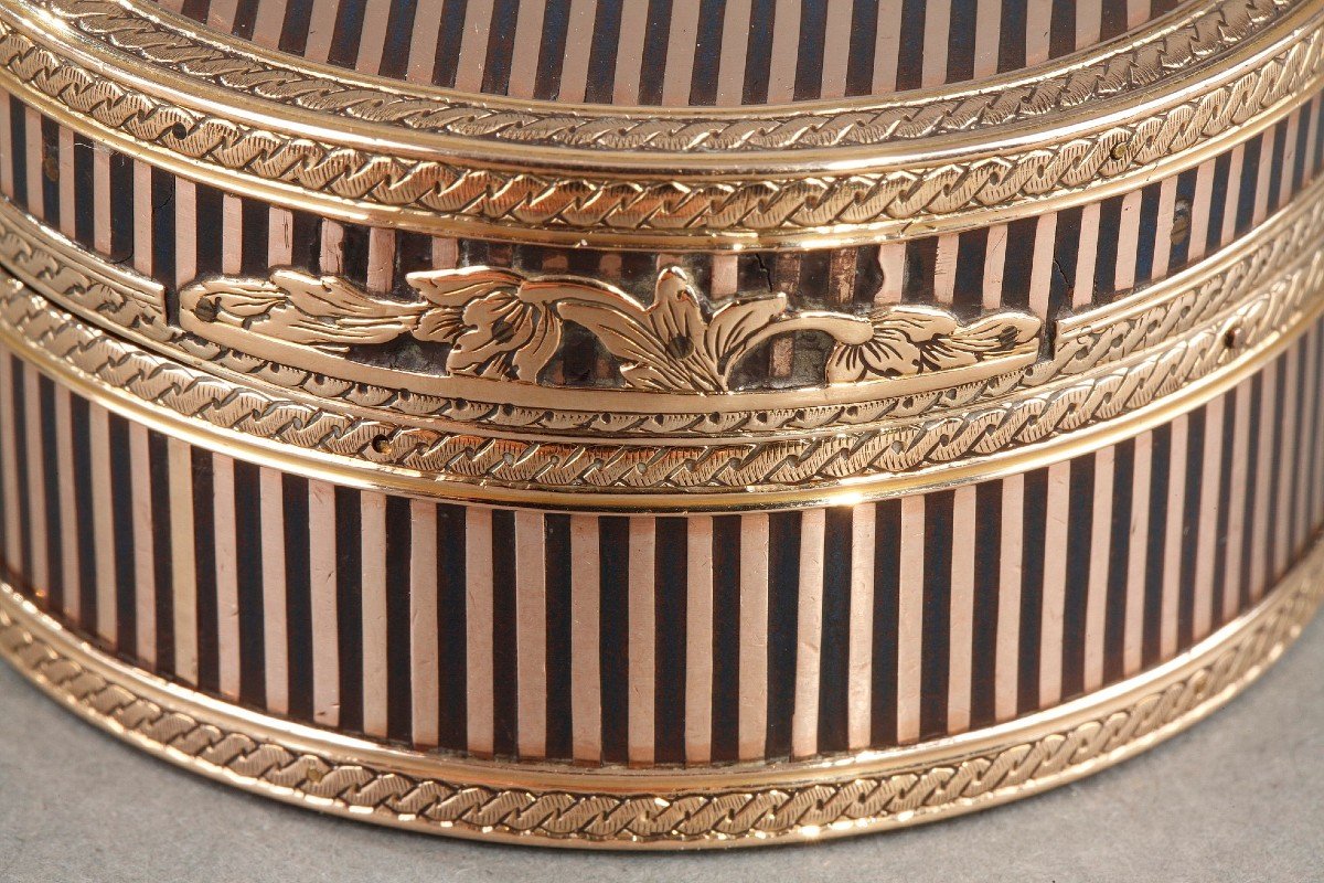Gold Box And Composition From The 18th Century-photo-1