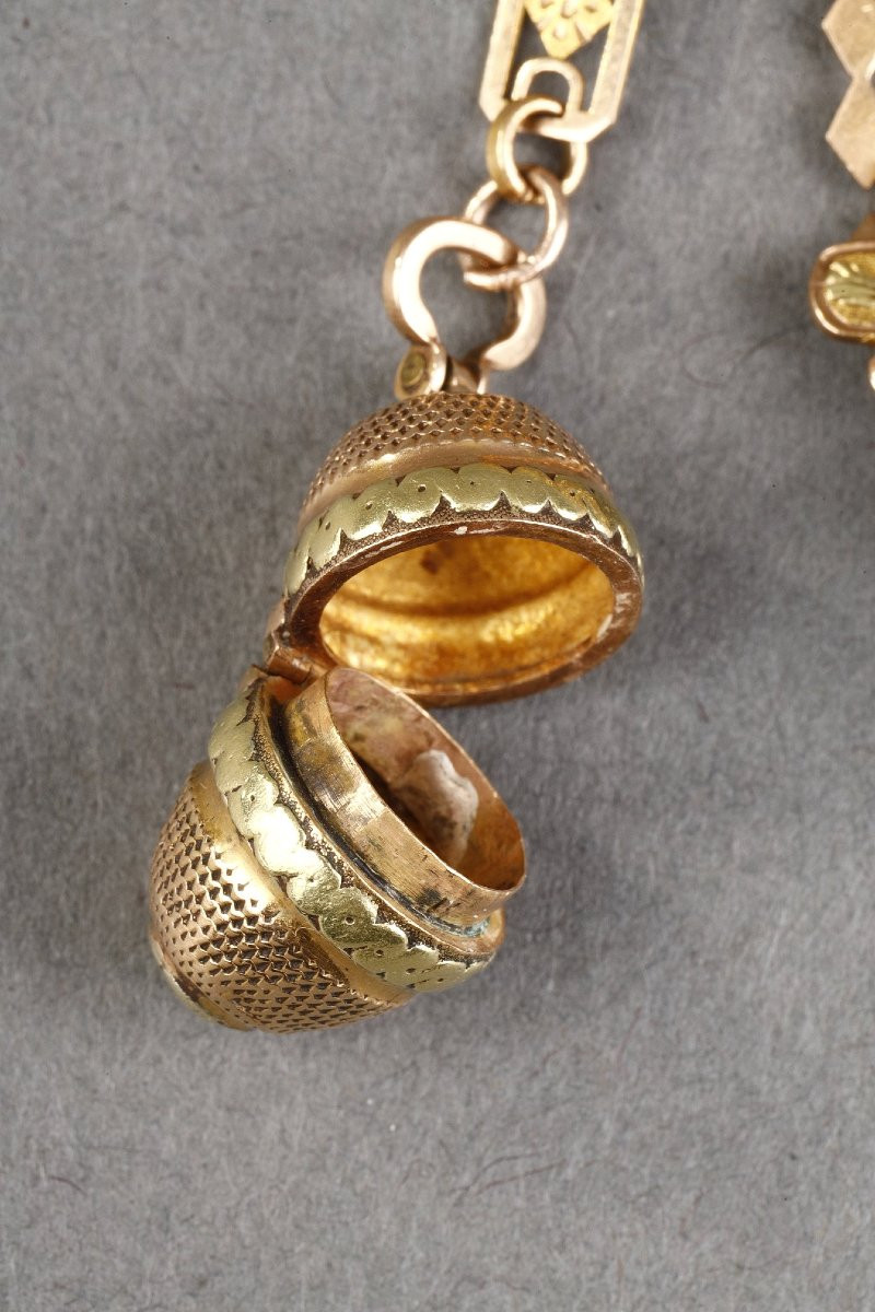 CHATELAINE EN OR DE LA SECONDE PARTIE DU XIX SIECLE-photo-5