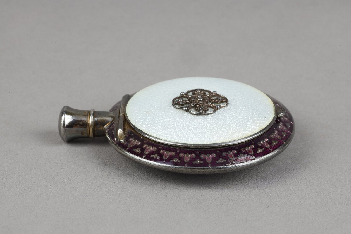 An English Silver And Enamel Powder Compact And Bottle-photo-1