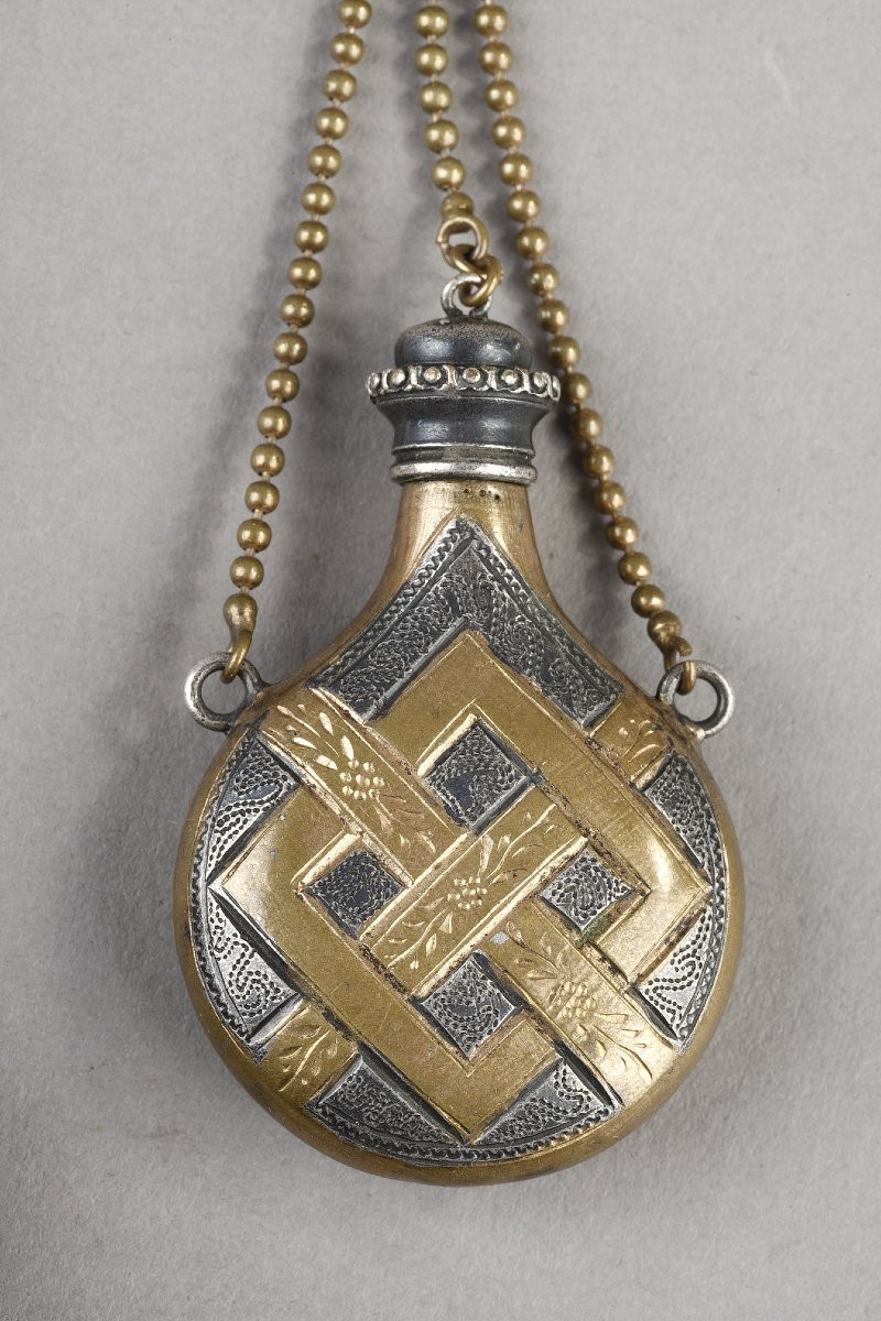 Une châtelaine de couturière " art populaire"-photo-4