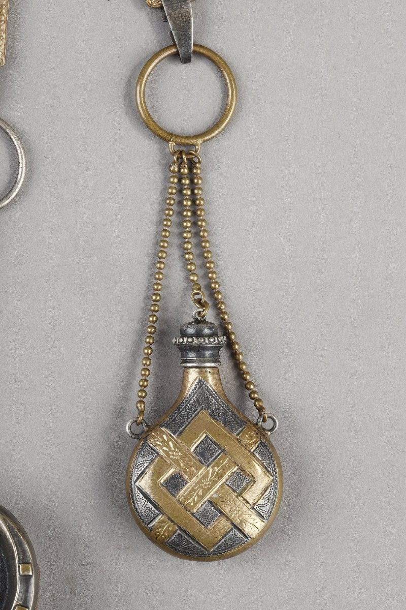 Une châtelaine de couturière " art populaire"-photo-5