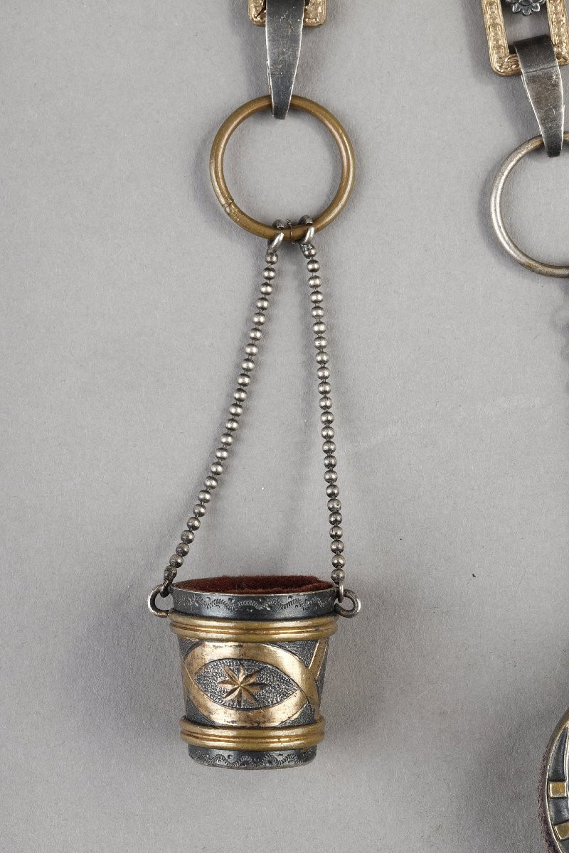 Une châtelaine de couturière " art populaire"-photo-7