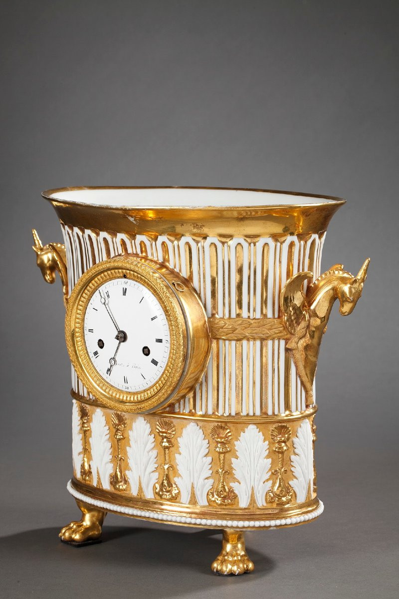 Early 19th Century Gilt Porcelain Vase-shaped Clock-photo-2