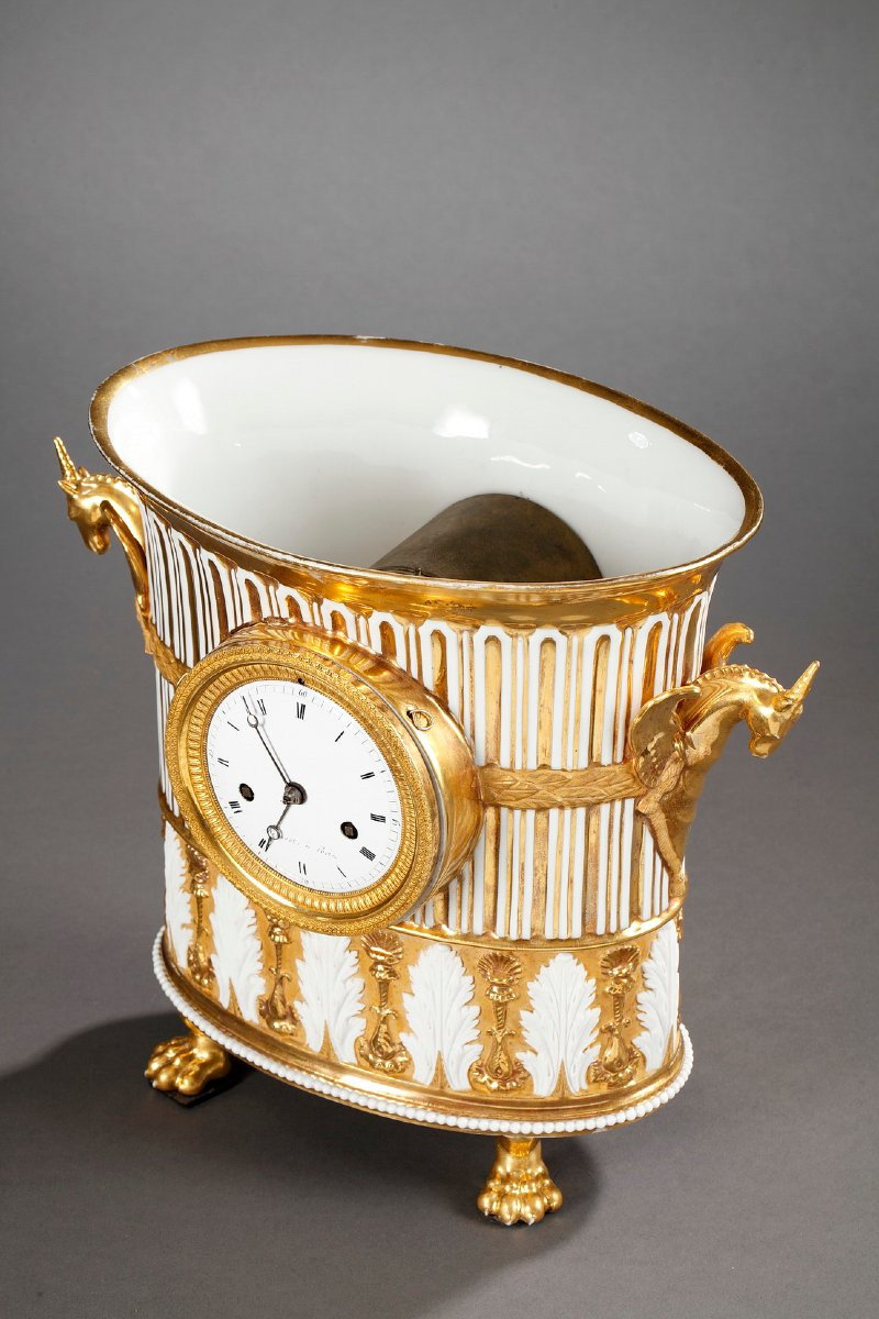 Early 19th Century Gilt Porcelain Vase-shaped Clock-photo-4