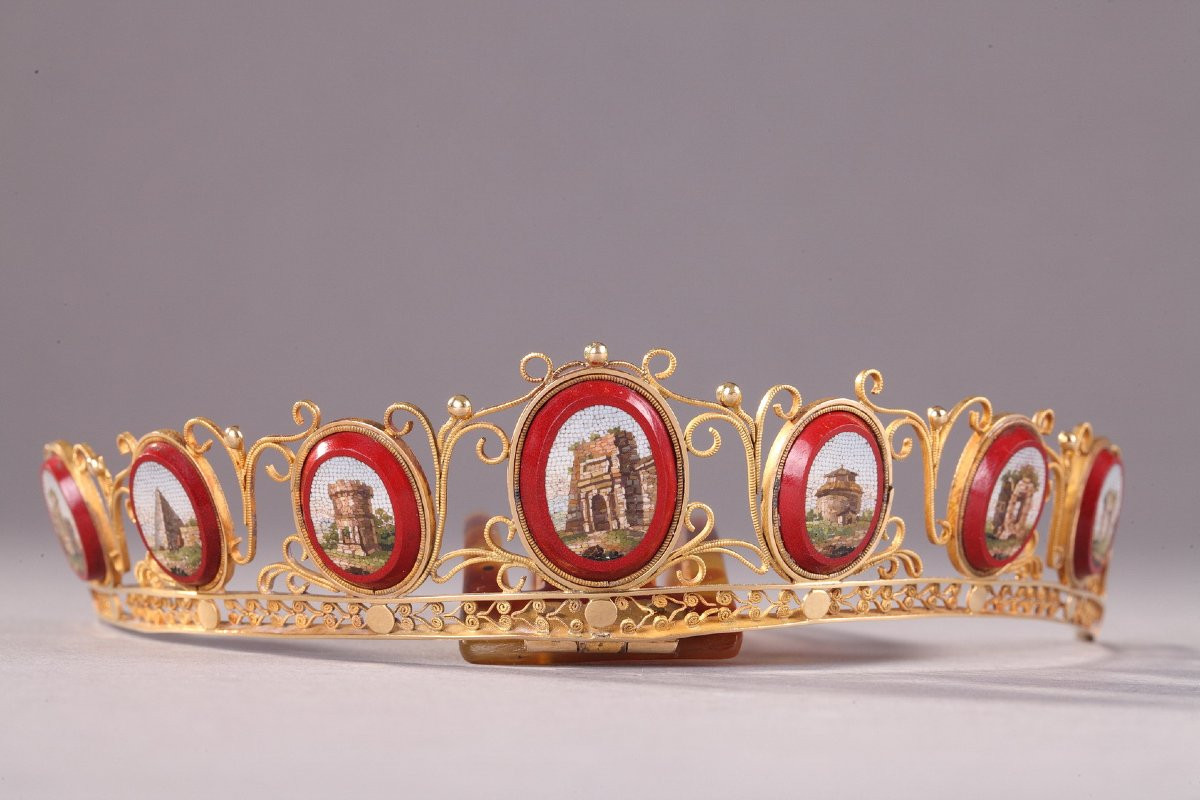 14-carat Gold Tiara Comb Set With Seven Oval Micomosaic Medallions. This Tiara Comb-photo-2
