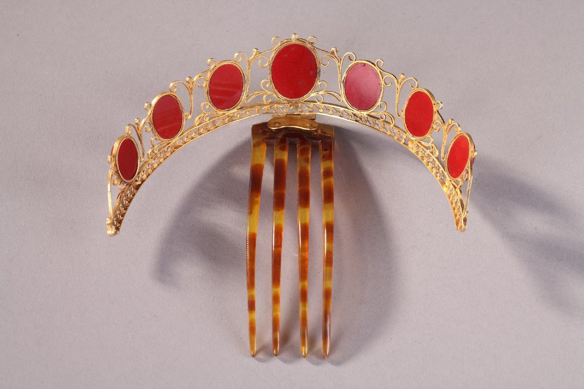 14-carat Gold Tiara Comb Set With Seven Oval Micomosaic Medallions. This Tiara Comb-photo-4