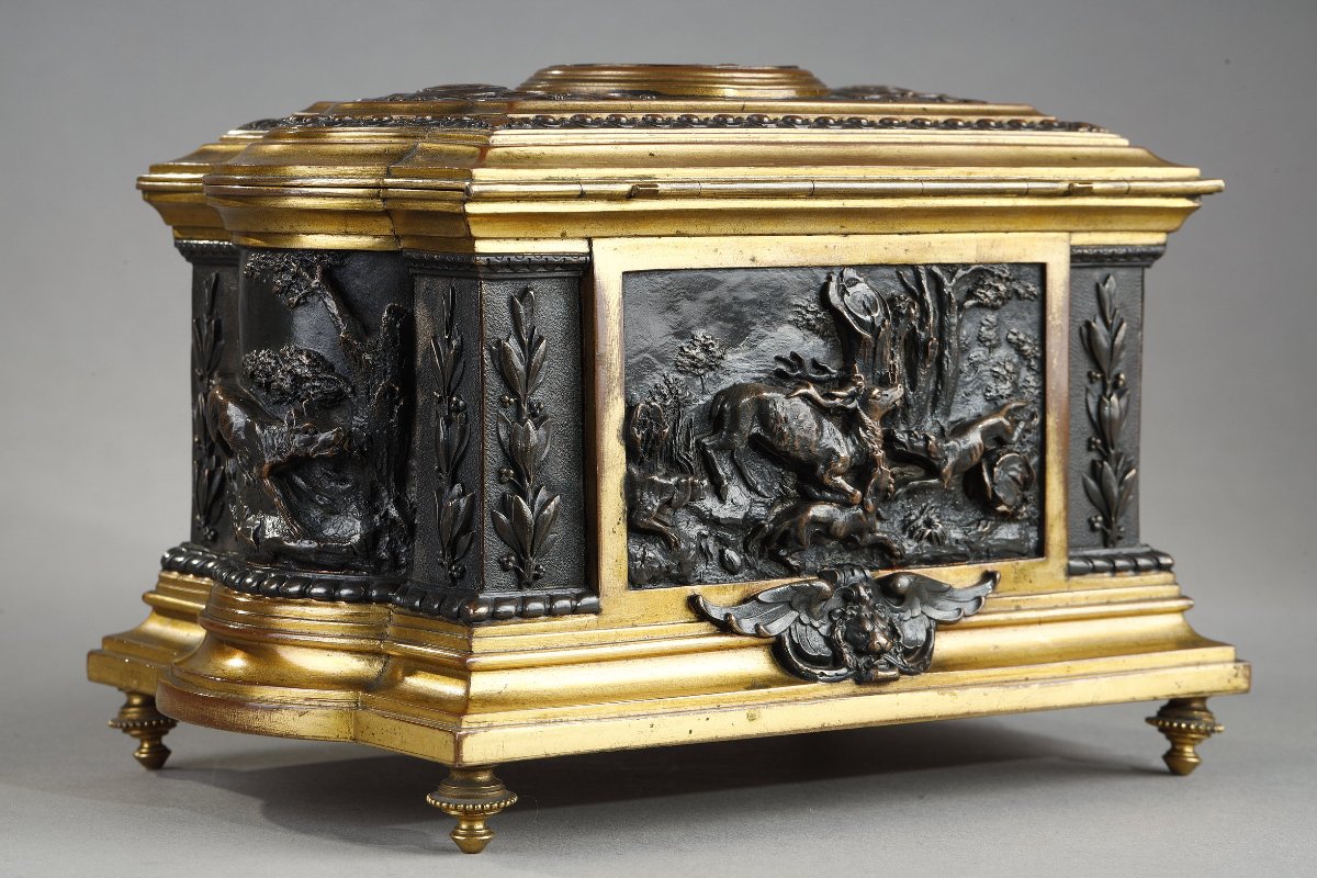 Coffret en bronze patiné et bronze doré à décor cynégétique, Napoléon III