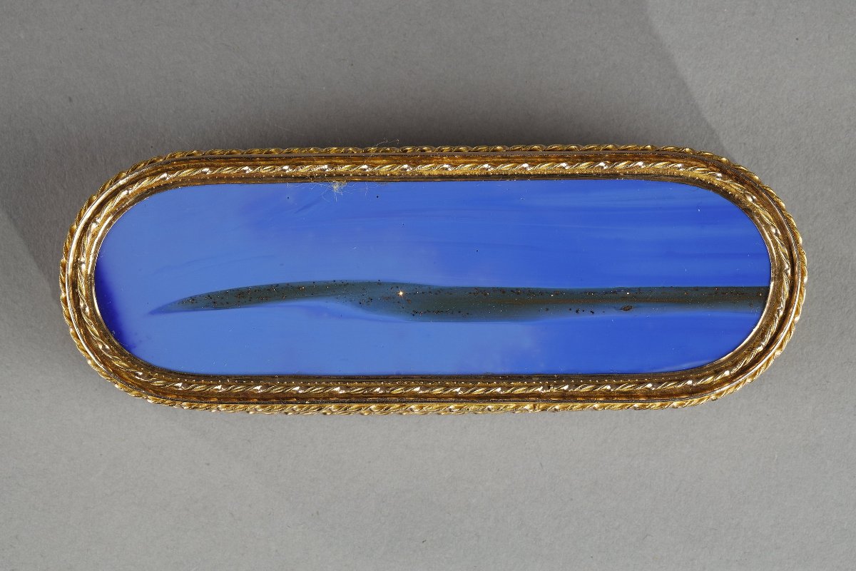 Une tabatiere en or et aventurine bleue du XVIII siècle, maître orfèvre Master goldsmith Guilla-photo-5
