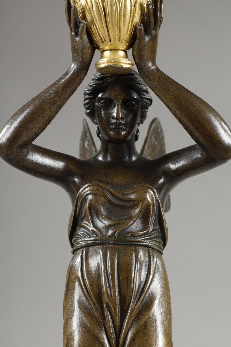 Paire de candélabres à figures féminines ailées, debut du XIX siècle-photo-4