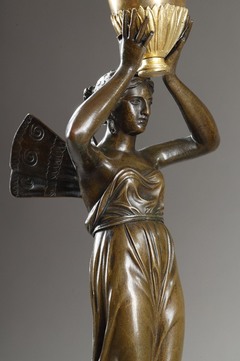 Paire de candélabres à figures féminines ailées, debut du XIX siècle-photo-3