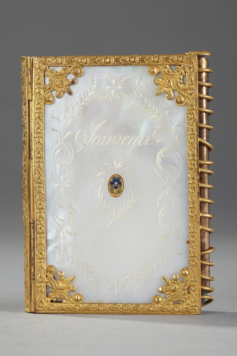 Charles X Dance Card In Mother Of Pearl And Bronze. Circa 1815-1830. 