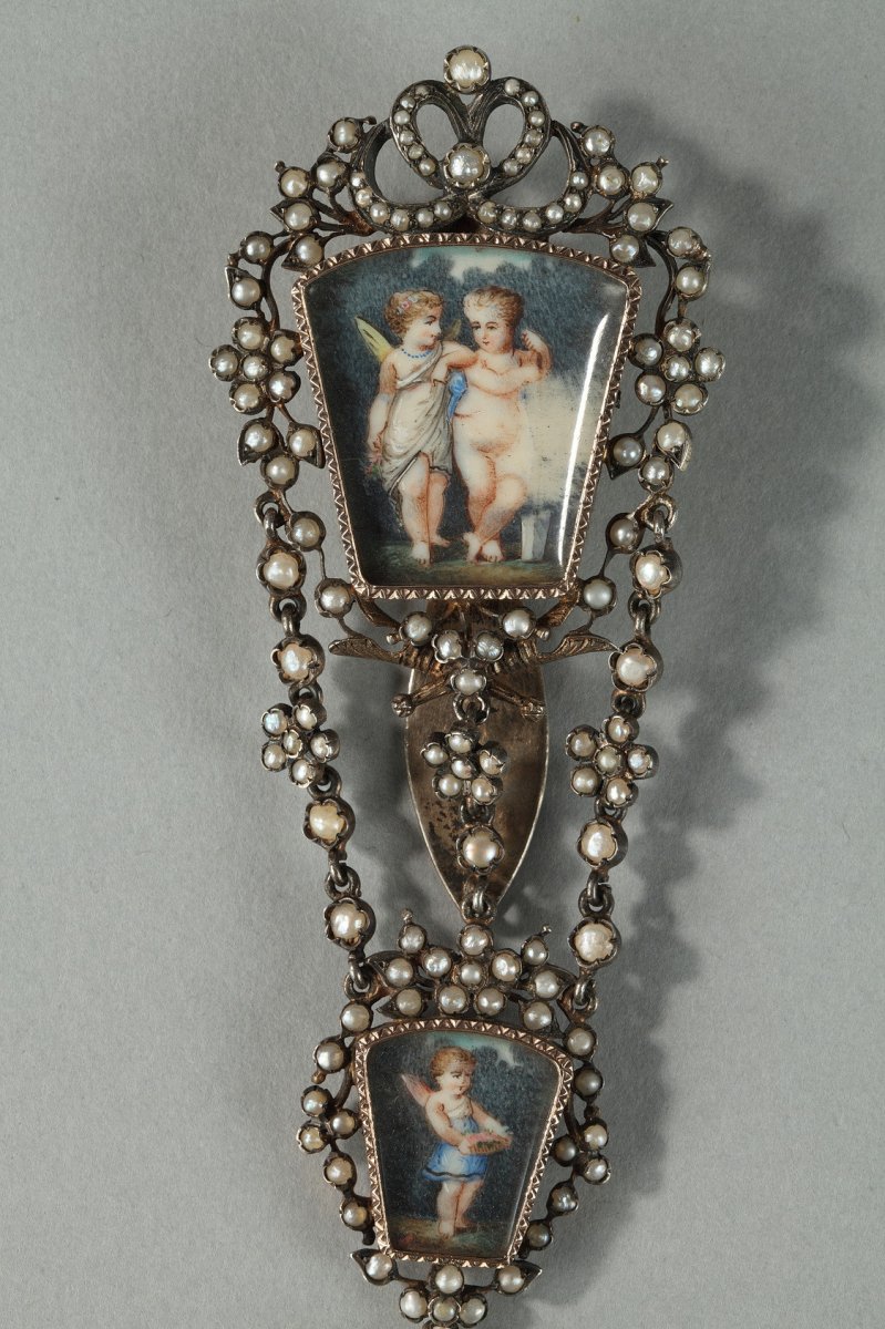 19th Century Silver Chatelaine With Pearls. -photo-2