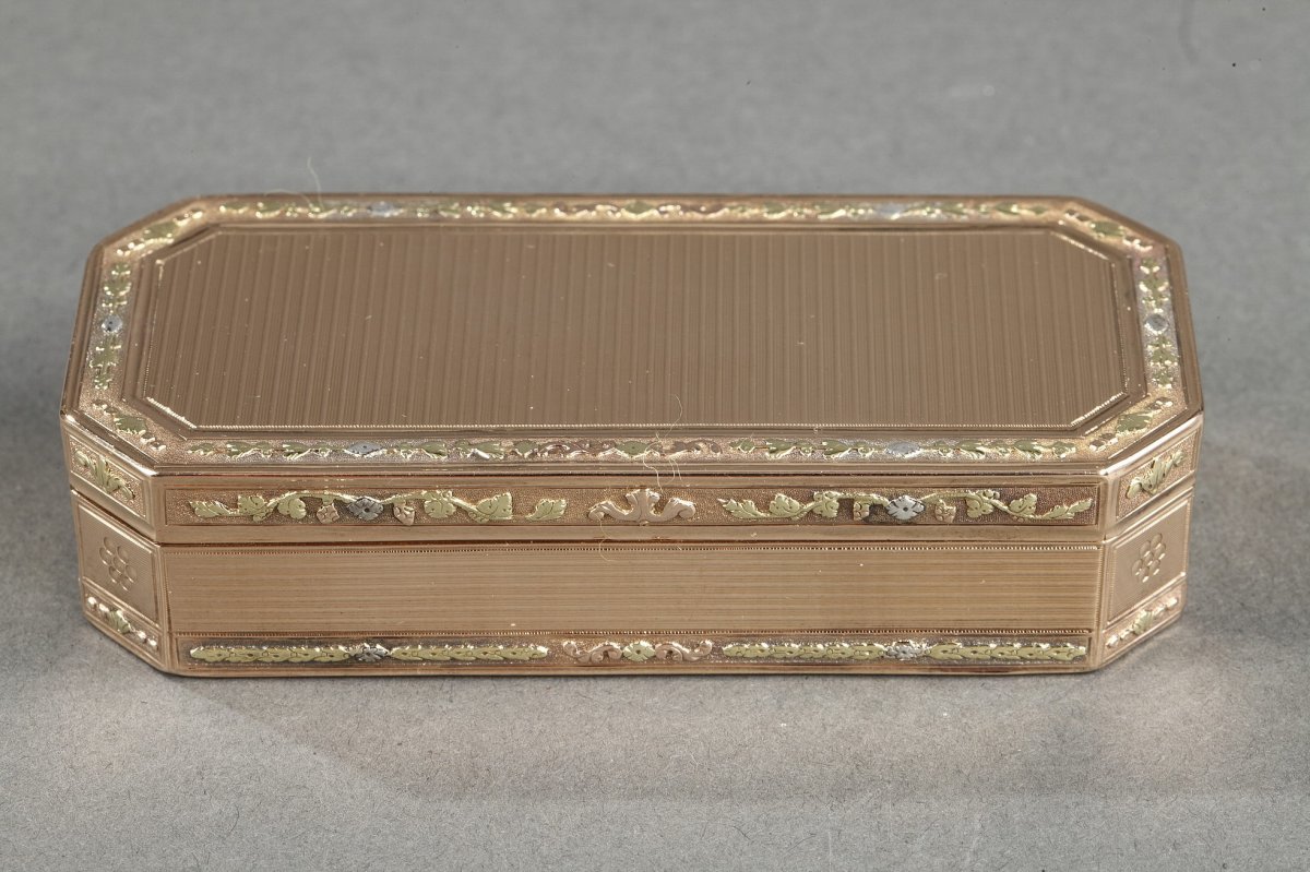 An Early 19th Century Gold Box. 