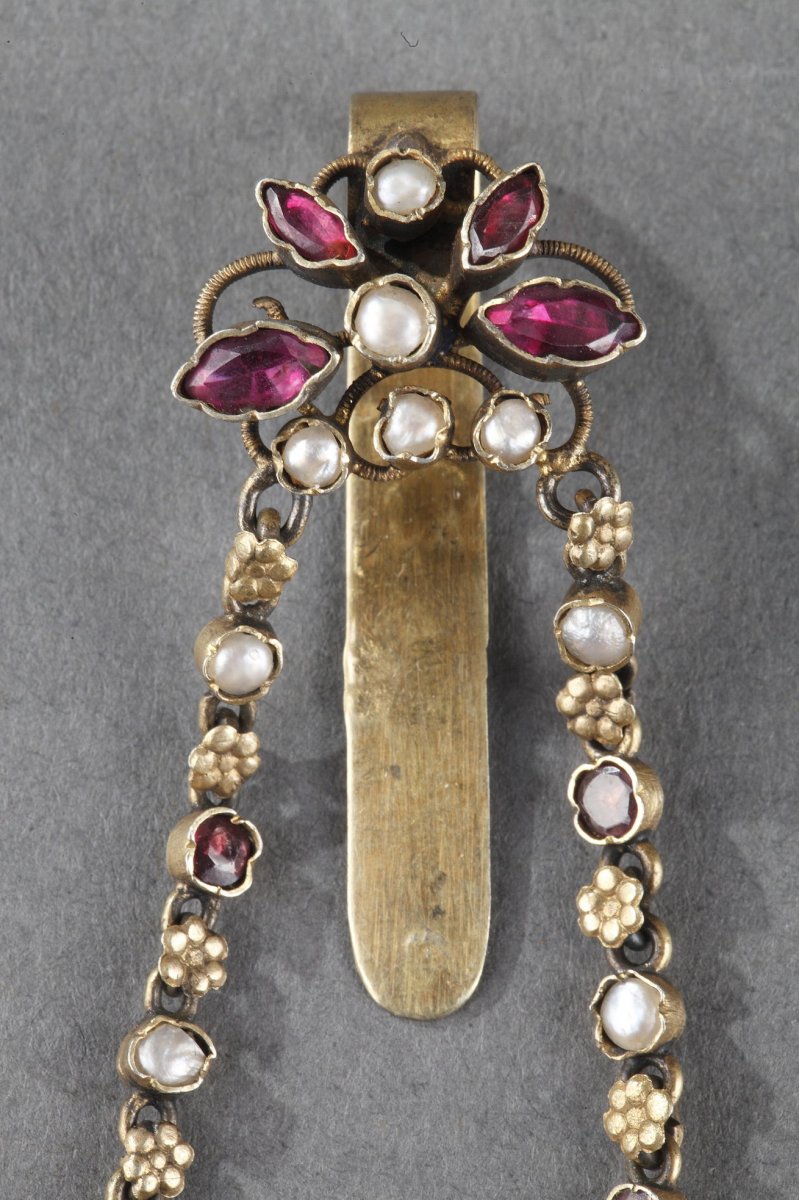 Silver Chatelaine With Agate And Gemstones. Late 19th Century Work. -photo-2