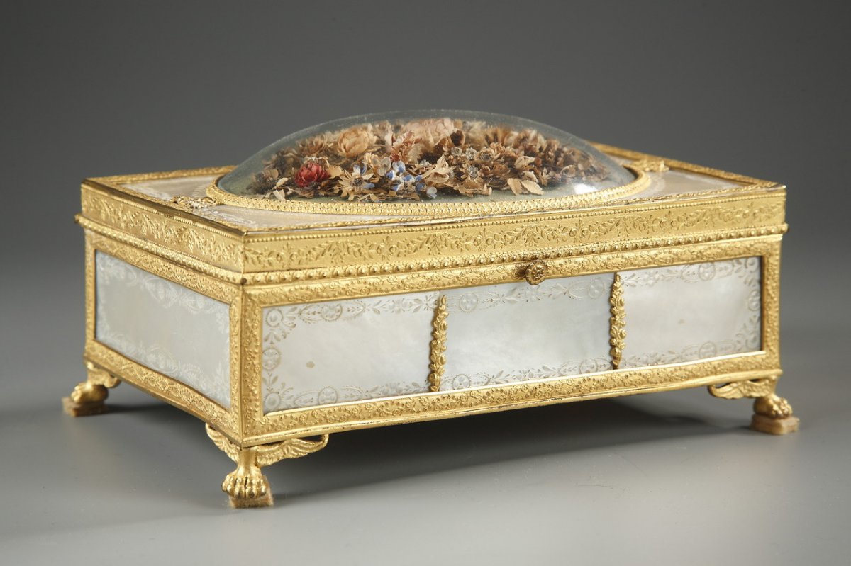 Charles X Gilt Bronze And Mother-of-pearl Box With Flowers. -photo-2