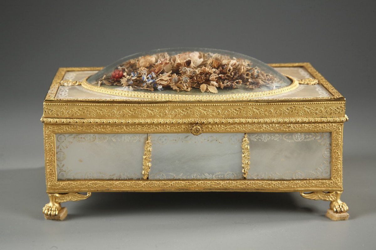 Charles X Gilt Bronze And Mother-of-pearl Box With Flowers. -photo-3