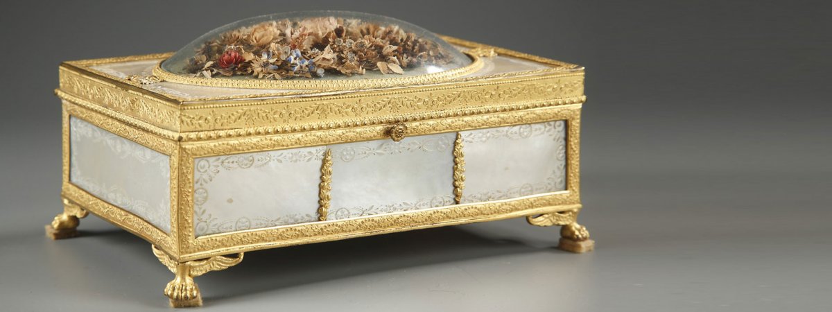 Charles X Gilt Bronze And Mother-of-pearl Box With Flowers. -photo-5