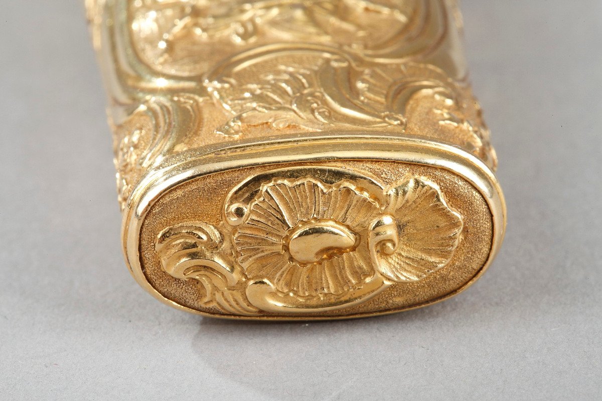 French Mid-18th Century Gold Necessaire. -photo-7