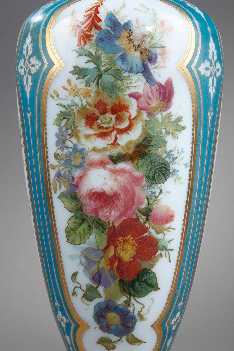 Mid-19th Century French Opaline Vase.-photo-3